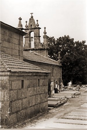 Cemiterio de San Fiz de Galez en Entrimo, onde descansa Blanco Torres